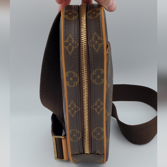 ๐ SOLD ๐ Louis Vuitton Pochette Gange - Picture 3 of 16